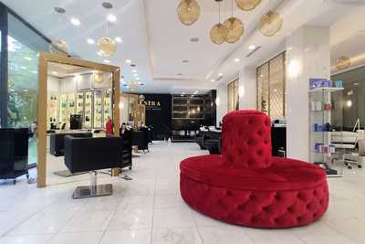 Enira 1 Salon Interior